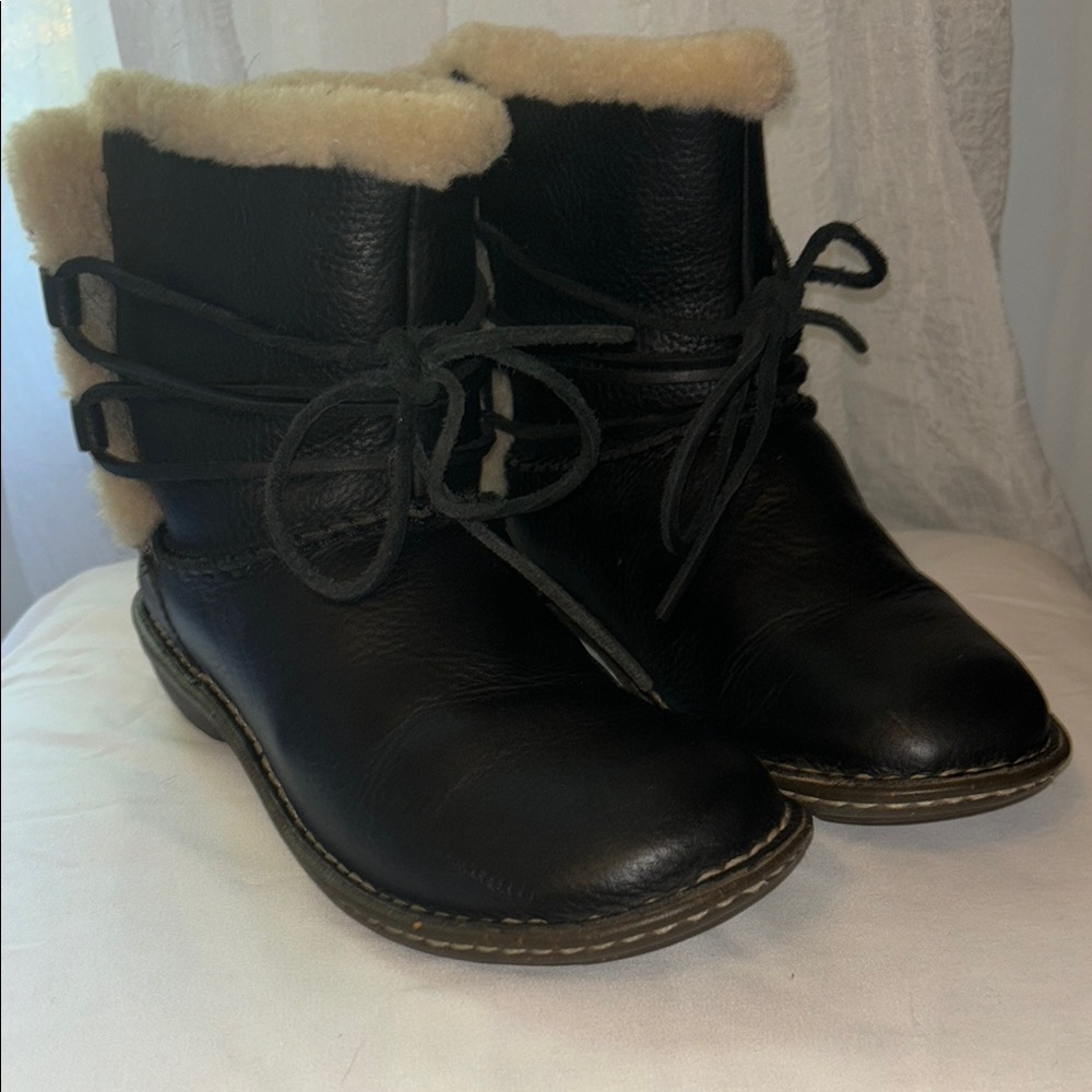 UGG Australia Rianne Black Leather Lace Up Boots Women's Size US 8